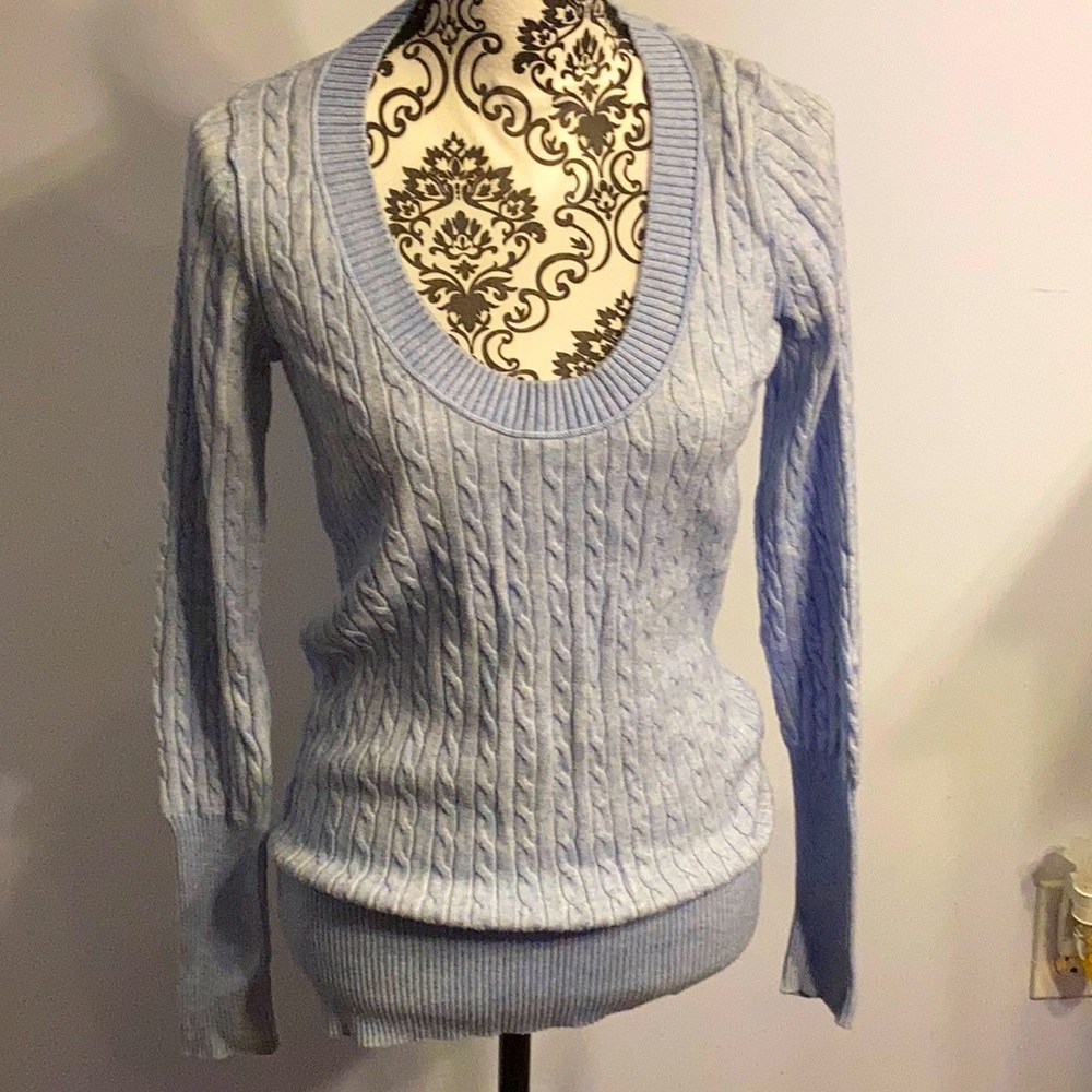 Gap scoopneck cable knit sweater